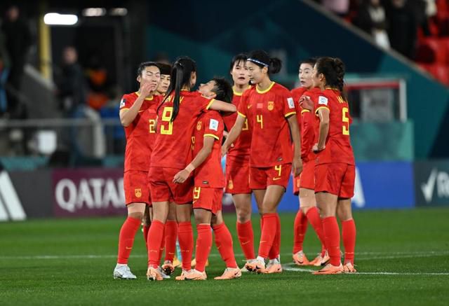 专家推荐【郁金香】足球14中12 带来下午场澳超精选：麦克阿瑟FC vs惠灵顿凤凰【足球老炮儿】足球4连红 带来晚间多场不同联赛赛事推荐【小女足】足球4连红 带来晚间本轮意甲和西甲收官战今日热点赛事今日下午，澳超迎来焦点战对决：麦克阿瑟FC vs惠灵顿凤凰。